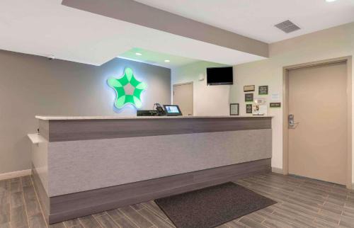 Greenville - Spartanburg Hotel | Extended Stay America Premier Suites - Greenville - Woodruff Road