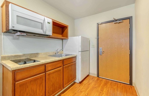 Davie Hotel | Extended Stay America Select Suites - Fort Lauderdale - Airport - West