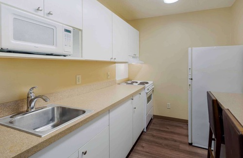 Durham Hotel | Extended Stay America Select Suites Raleigh RTP 4610 Miami B