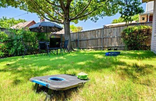 Highland Village Casa | Extended Stay Fun Outdoor Games, Gym, BBQ, Dining