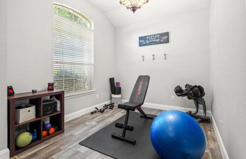 Highland Village Casa | Extended Stay Fun Outdoor Games, Gym, BBQ, Dining