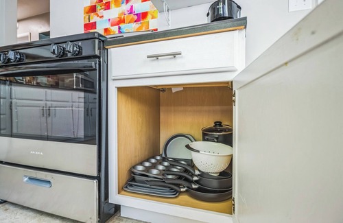 Peoria Casa | Extended Stay Gem - 2BR/1Bath Peoria Home w/ King + Queen Beds Close to OSF