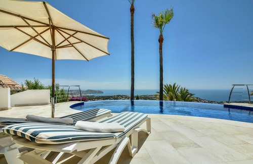 Costa de Benissa Villa | Extraordinaria villa con exclusivas vistas panorámicas al mar de Moraira a Calpe