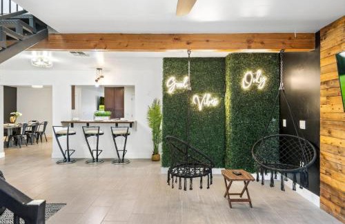 Paradise Valley Village Apartamento | Extravagant Phoenix Retreat Pool Gazebo HeatedPool