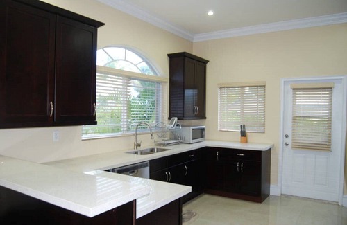 Bell Channel Bay Casa | EZ VILLE @ TAINO BEACH