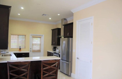 Bell Channel Bay Casa | EZ VILLE @ TAINO BEACH