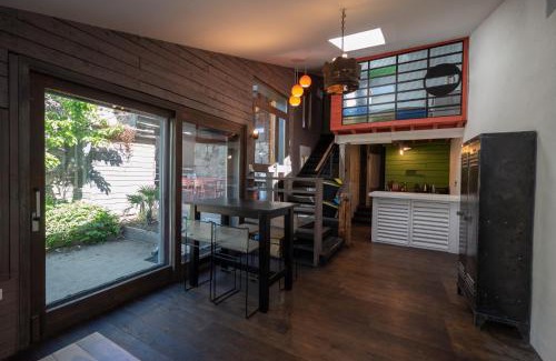 Saint-Julien-du-Serre Casa | Eza - Gîte pour 6 voyageurs avec jardin