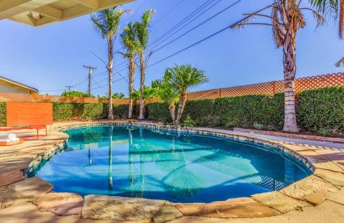 Southeast Anaheim Casa | F-54 Maverick
