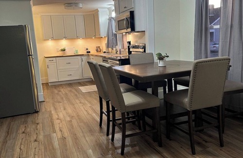 Uhrichsville Casa | F&S Cozy Cottage Your Home Away from Home