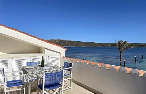 Fornells Apartamento | F05. Ático en Fornells