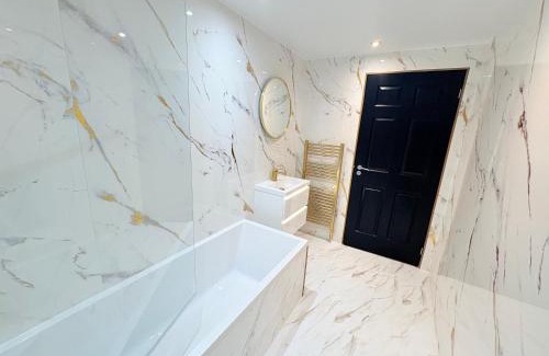 North Glasgow Apartamento | F1 2BR Free Parking Walk Dist CityC