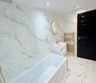 North Glasgow Apartamento | F1 2BR Free Parking Walk Dist CityC