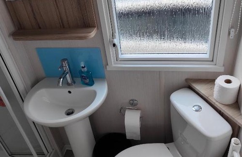 Sandown Complejo | F14 Static Caravan, Fairway holiday park