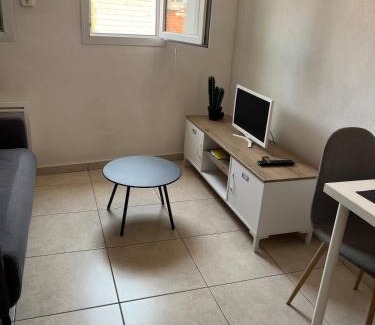 Saint-Martin Apartamento | F2 moderne, proche gare, terrasse et parking prive