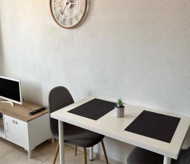Saint-Martin Apartamento | F2 moderne, proche gare, terrasse et parking prive