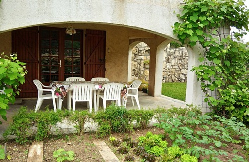 Mouans-Sartoux Apartamento | Alquiler de F2 en la planta baja