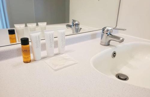 Cergy Apartamento | F3 Cosy avec Parking, Wifi Fibre - Centre-ville, Face ESSEC, Proche Gare et Commerces