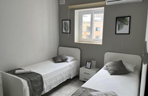 Msida Casa | F4 Room 3, Private Room two single beds shared bathroom