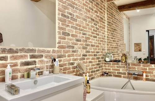 Secteur 2 Apartamento | Hermoso apartamento antiguo Hyper center- deco limpio- muchos de caché # F5