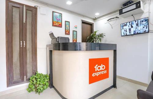 Malviya Nagar Hotel | FabExpress Premium Room I