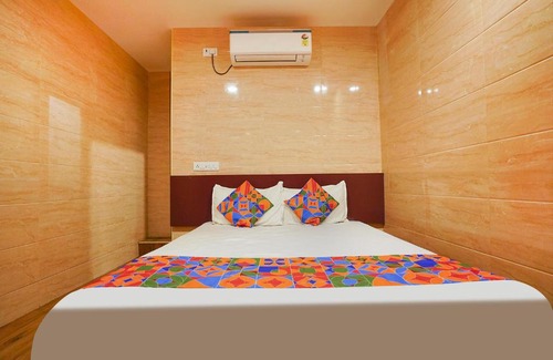 Chennai Hotel | FabHotel Arunachala Guest House