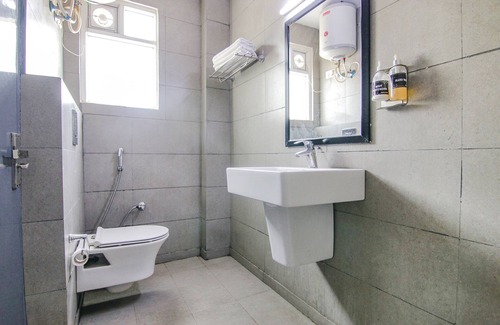 Delhi Hotel | FabHotel Chawla House