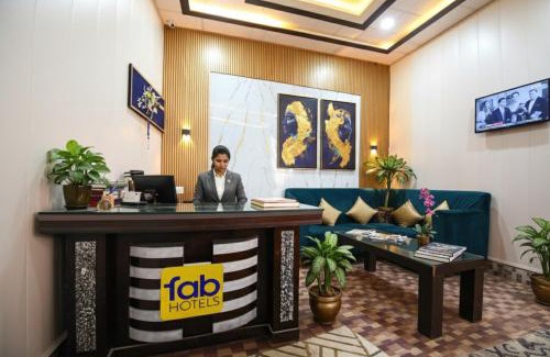 Faizabad Hotel | FabHotel Geeta Bhawan