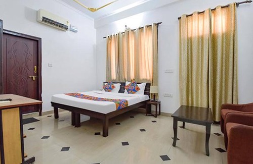 Vaishali Nagar Hotel | Fabhotel Kunadi Heritage