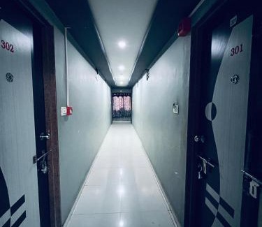 Dabhoi Hotel | FabHotel Lake View I