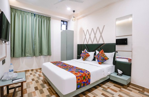 Adajan Hotel | Fabhotel Luxurious Inn