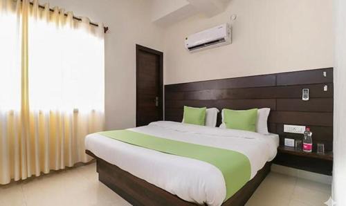 Mohali Hotel | FabHotel Red Ark Inn