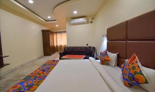 Sualkuchi Hotel | FabHotel RR Suites Guwahati