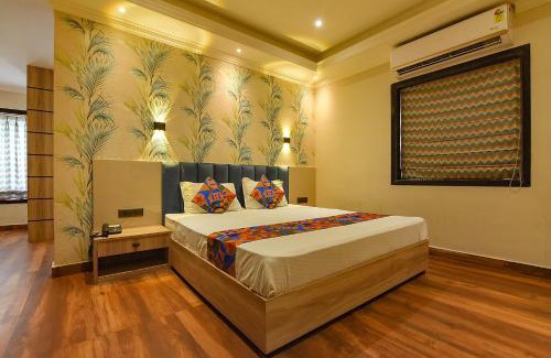 Kolkata Hotel | FabHotel Seventy Seven
