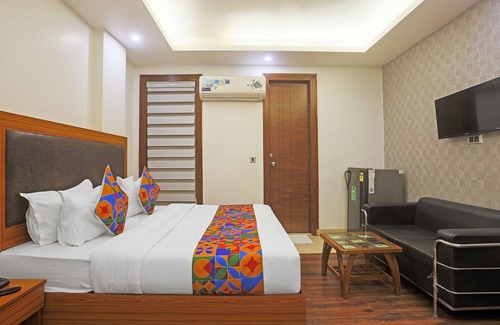 Jasola Hotel | Fabhotel Star Inn