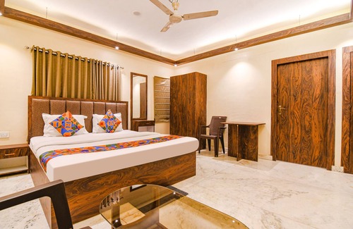 Kalighat Hotel | Fabhotel The Golden Orchid