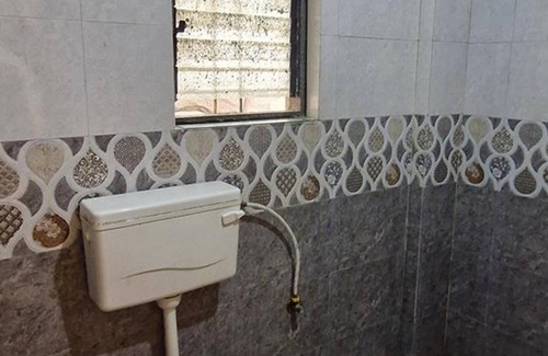 Phase 1 Hotel | Fabhotel White House I