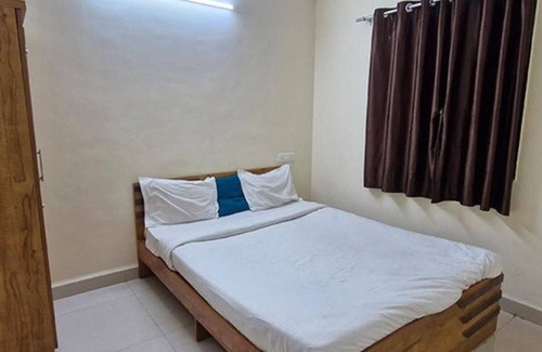 Phase 1 Hotel | Fabhotel White House I