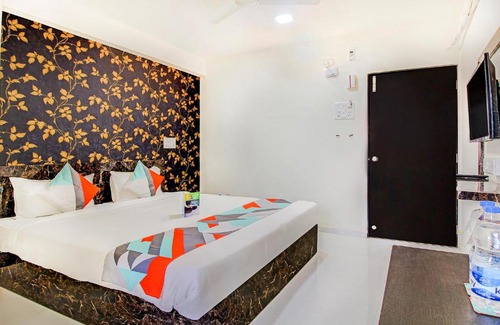 Rajgurunagar Hotel | FabHotel World King