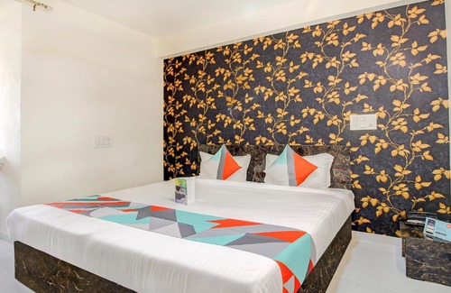 Rajgurunagar Hotel | FabHotel World King