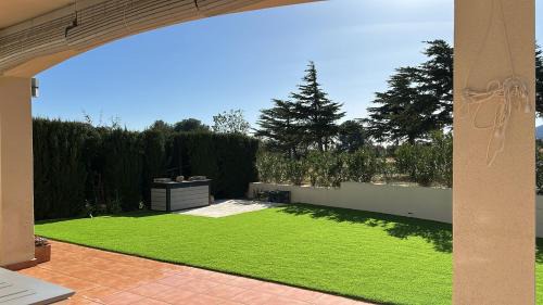 Bonmont Terres Noves Casa | Fabulosa Adelfas : entre mar y montañas
