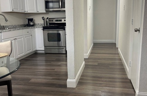 South Arlington Condominio | Fabulous 2-bedroom condo in Arlington with WiFi access