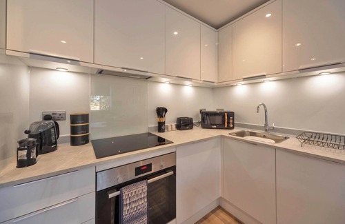 Gravesend Apartamento | Fabulous 2BR Apartment at Trinity Point, Gravesend