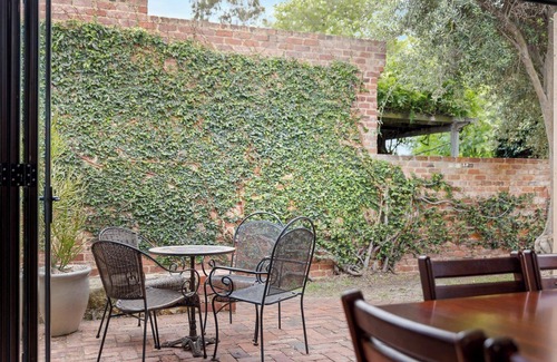 East Fremantle Casa | Fabulous 2BR close to the heart of East Fremantle - walk to the river