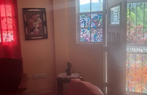 Fond Cani Apartamento | Fabulous 3-bedroom apt with AC, Security cameras and Security doors in Trafalgar