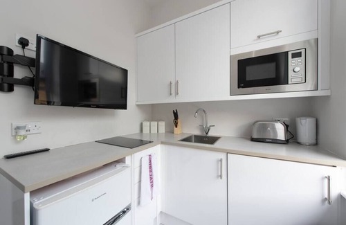 Brownswood Condominio | Fabulous Apartment in Superb location