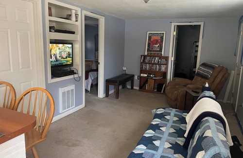 Elco Cabina | Fabulous cabin with AC in charming Tamms