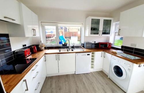 Porthcawl Casa | Fabulous family house next to the beach