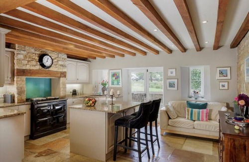 Longparish Casa | Fabulous Farmhouse in Hampshire