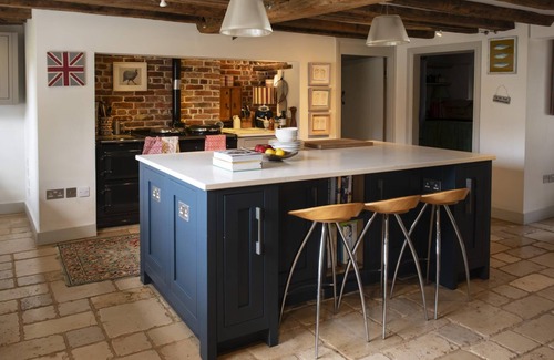 Longparish Casa | Fabulous Farmhouse in Hampshire