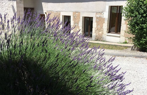 Grand-Brassac Casa | Propiedad con Encanto 2 dormitorios separados nr Brantome con piscina climatizada y sauna